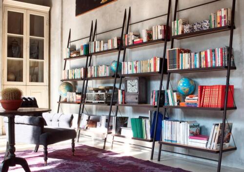 Devina Nais libreria Easy