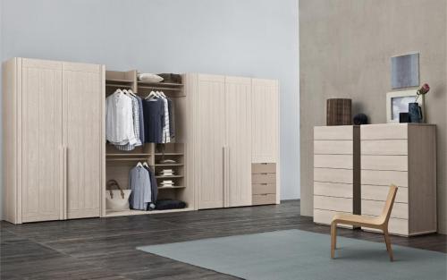 Scandola - armadio in legno chiaro Maestrale anta battente